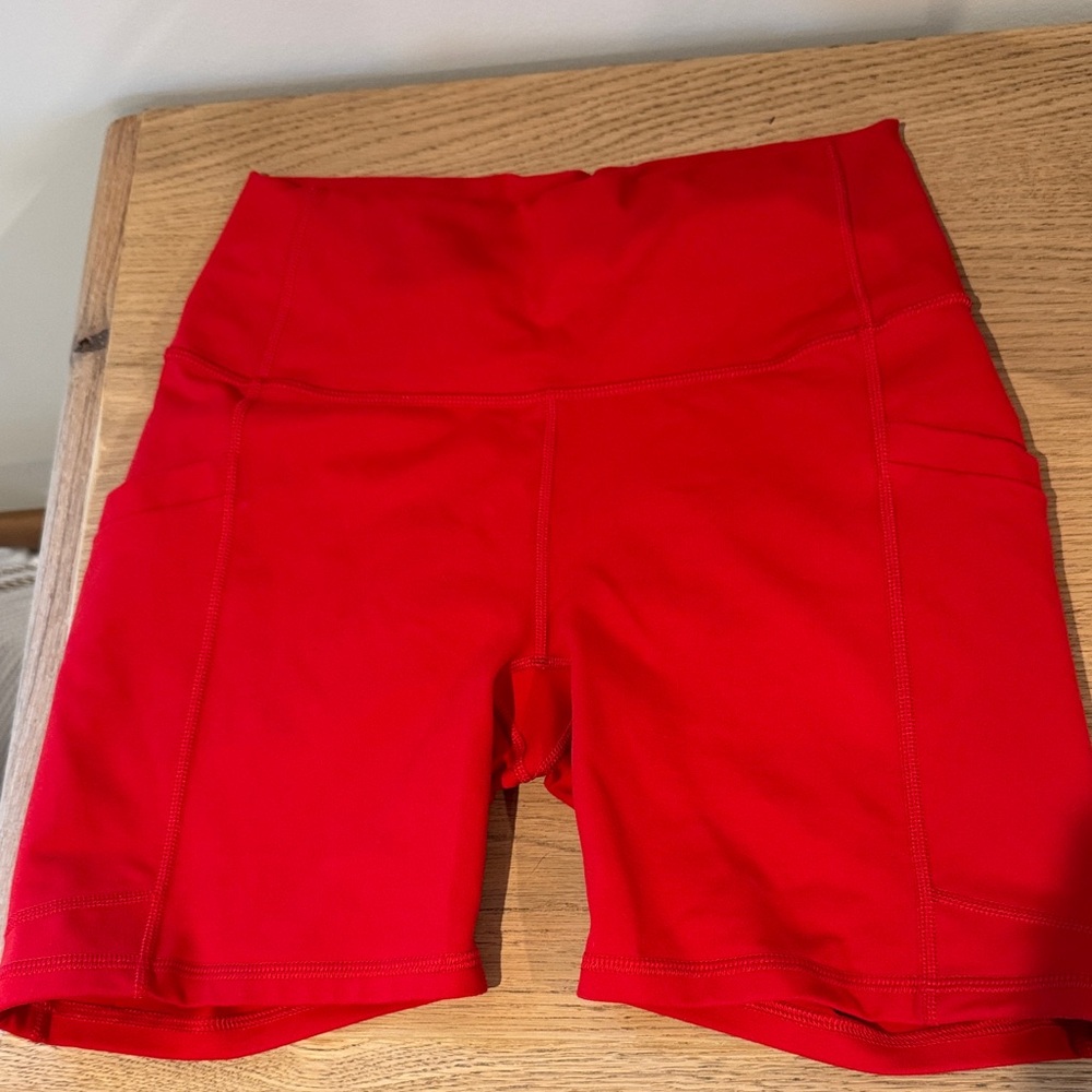 Fabletics Heated Red 6” Short Small